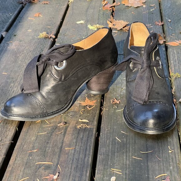 FLUEVOG EAST END TEMPLETON BLACK Single Eyelet Lace-Up Heeled Shoes - LIKE NEW - Picture 6 of 15